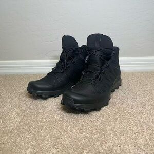 NEW! Men’s Salomon Speed Assault Boots, size 8